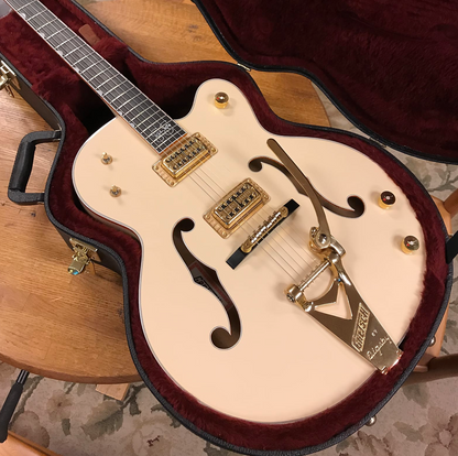 Gretsch G6136-1958 Stephen Stills White Falcon Aged White