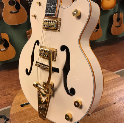 Gretsch G6136-1958 Stephen Stills White Falcon Aged White