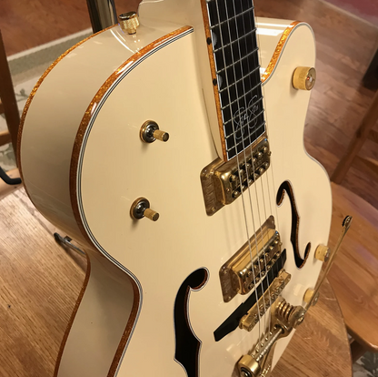 Gretsch G6136-1958 Stephen Stills White Falcon Aged White