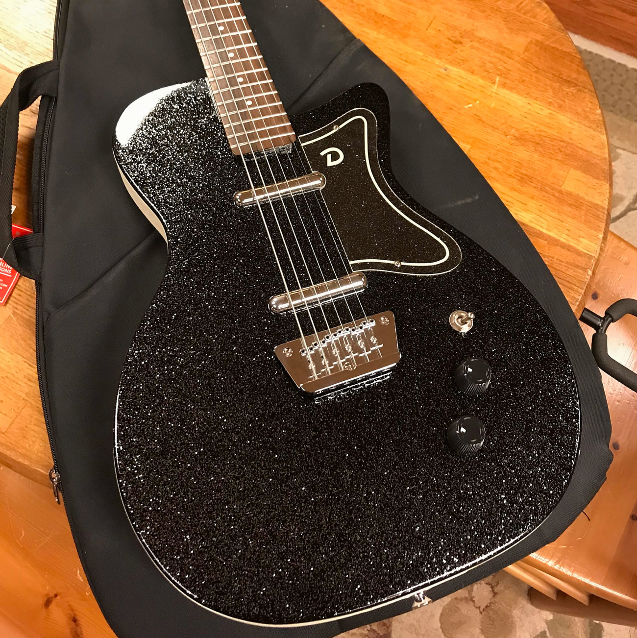 Danelectro '56 Baritone Black Sparkle