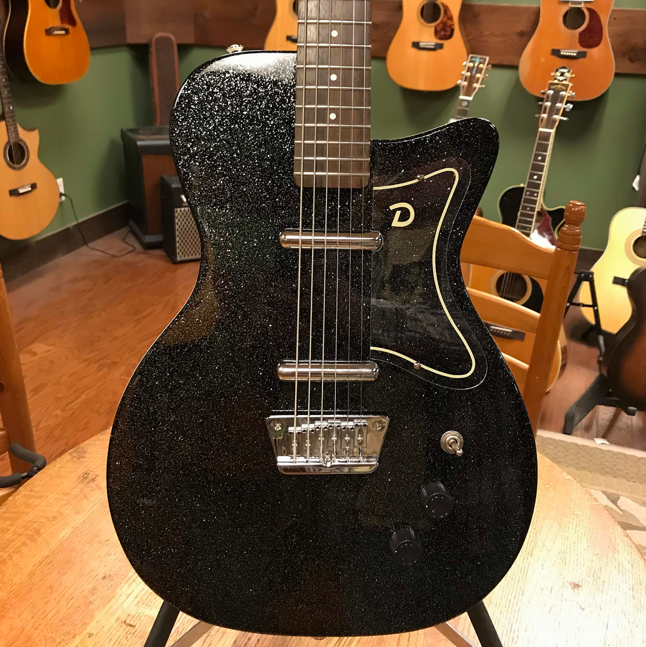 Danelectro '56 Baritone Black Sparkle