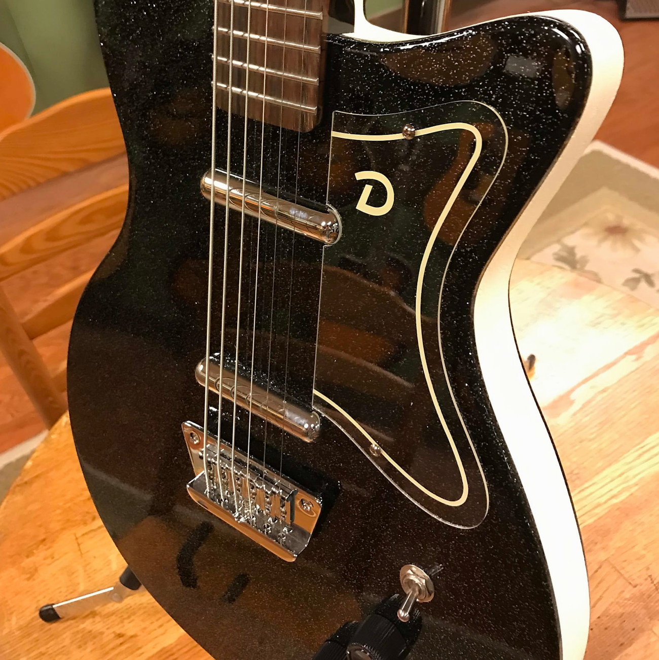 Danelectro '56 Baritone Black Sparkle