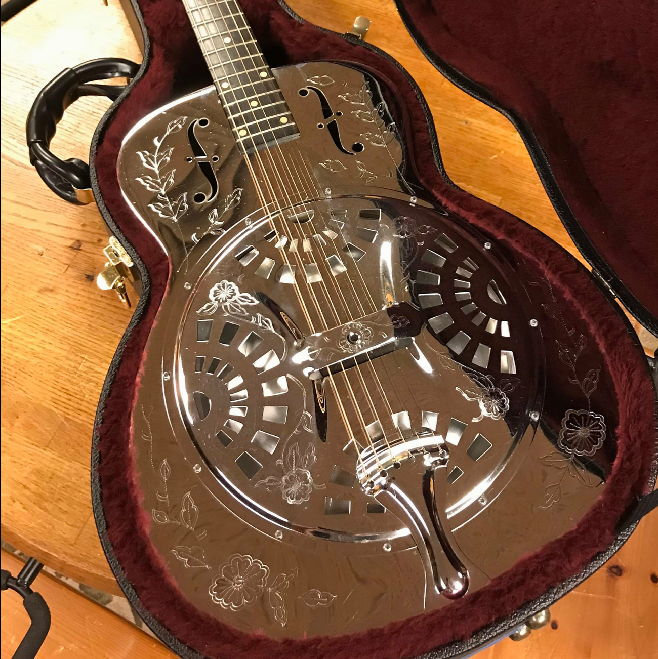 1977 Dobro Model 36 Floral Chrome