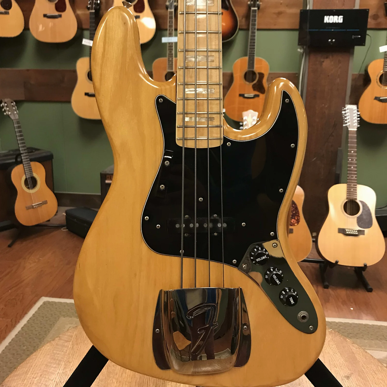 1977 Fender Jazz Bass Natural