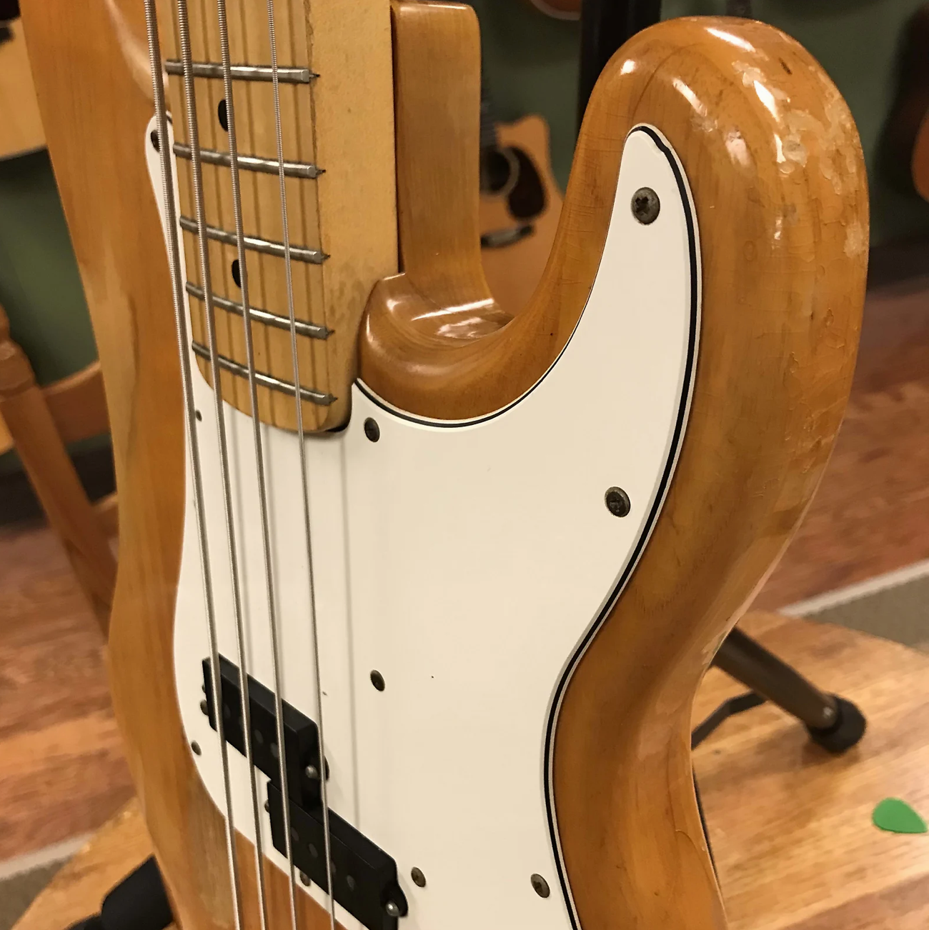 1975 Fender Precision Bass with Maple Fretboard Natural