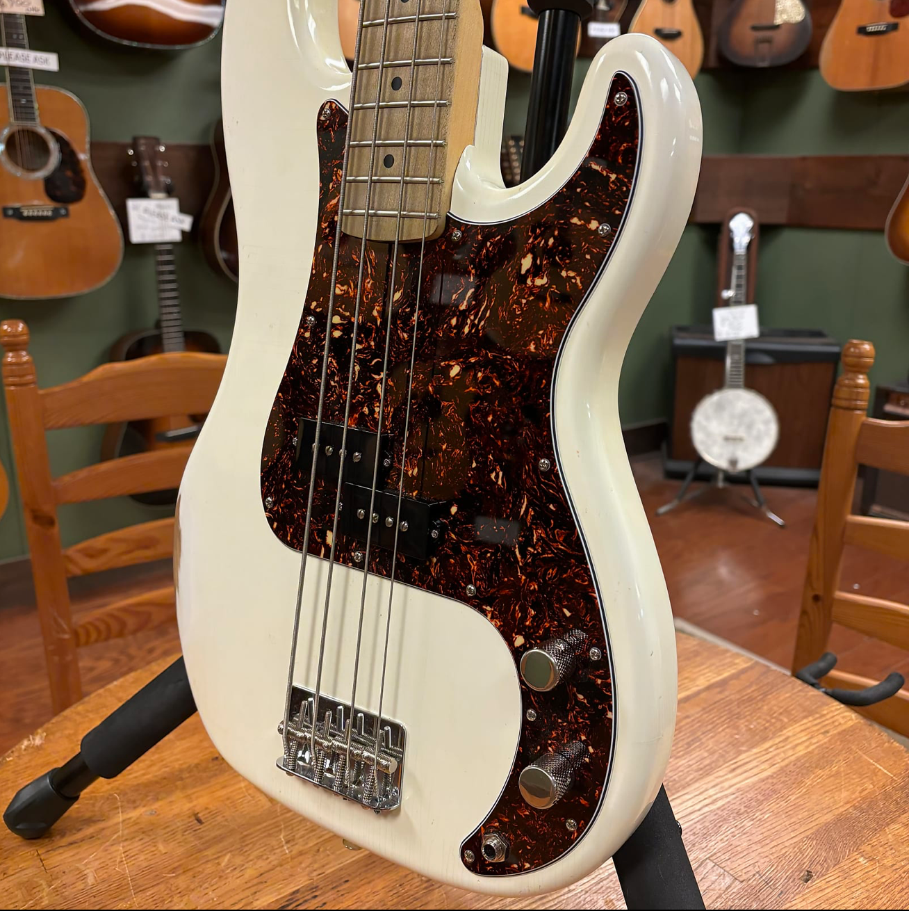 Berly P Style Bass Olympic White