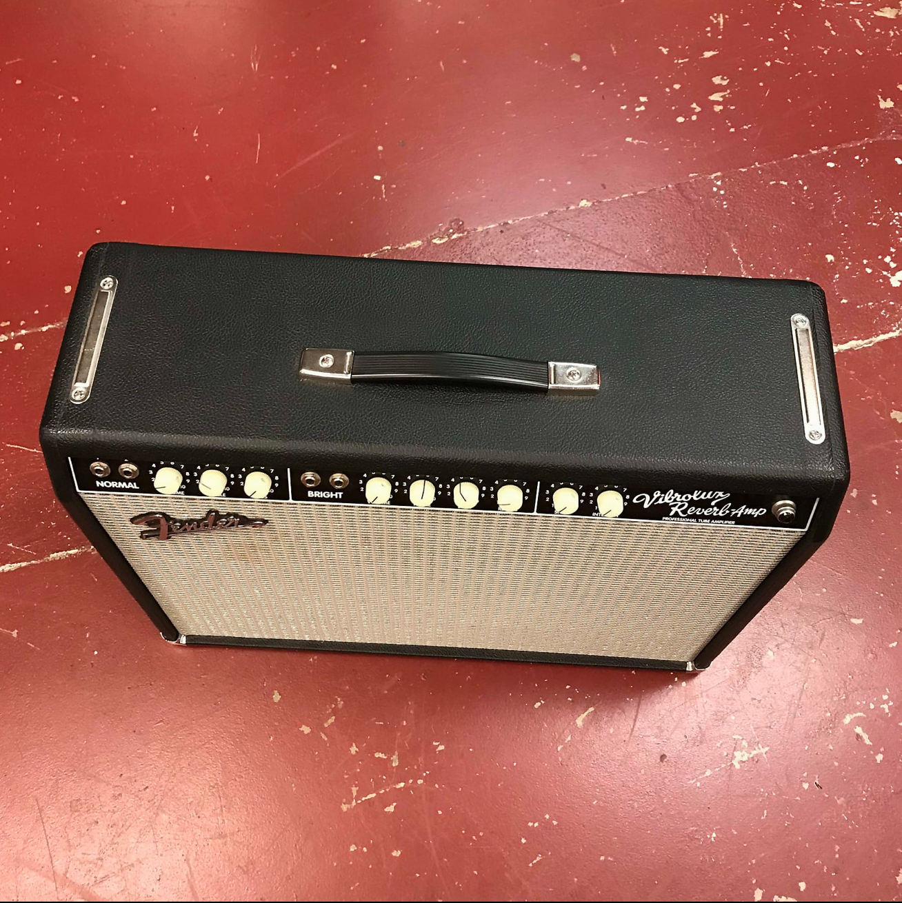 Fender "Custom" Vibrolux Reverb 40-Watt 2x10" Guitar Combo Black