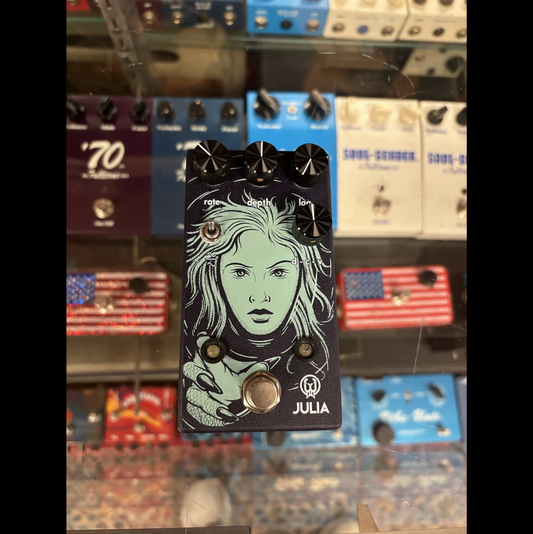 Walrus Audio Julia Chorus / Vibrato V2 Purple