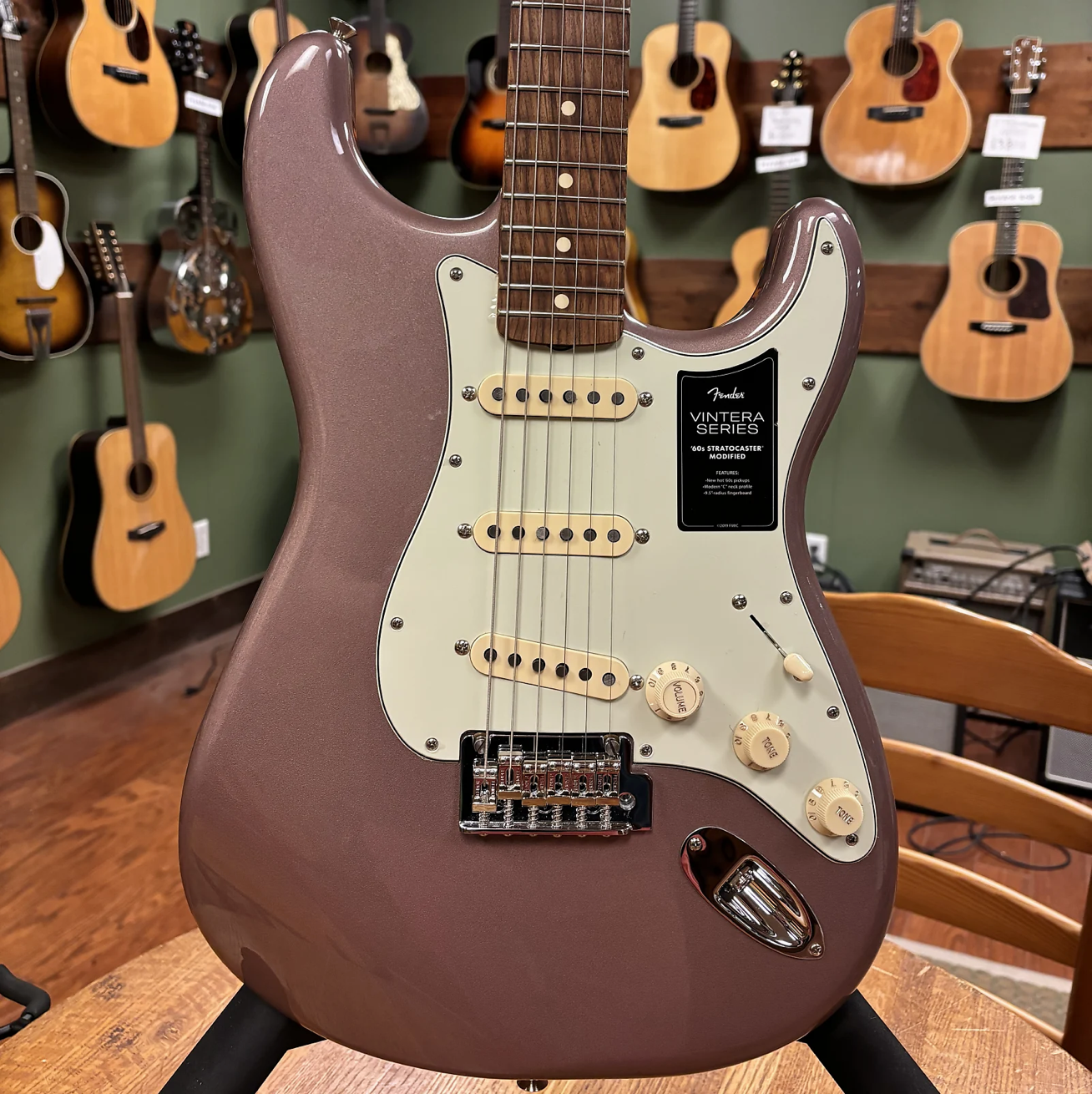 2022 Fender Vintera '60s Stratocaster Modified with Pau Ferro Fretboard Burgundy Mist Metallic