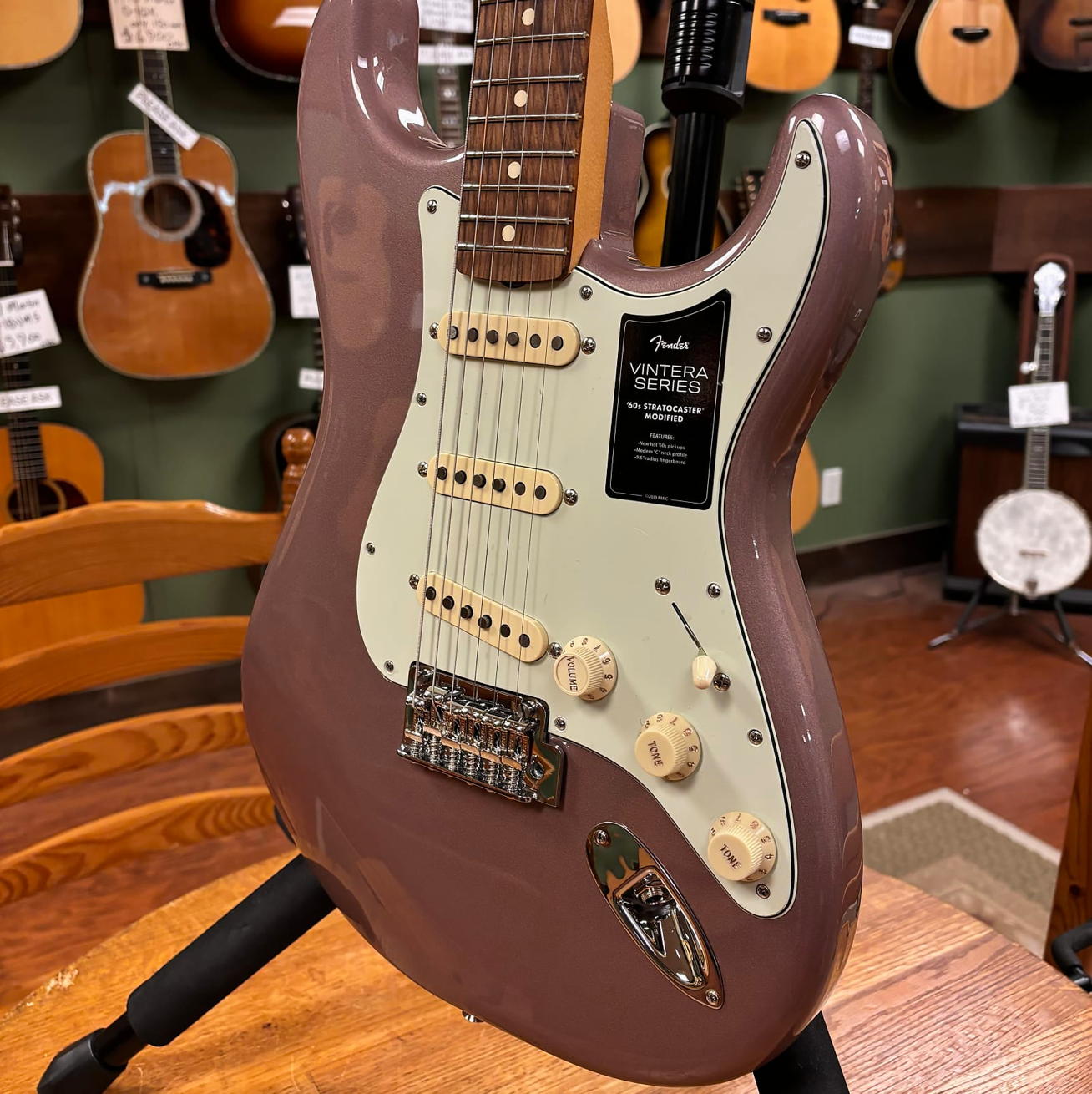 2022 Fender Vintera '60s Stratocaster Modified with Pau Ferro Fretboard Burgundy Mist Metallic