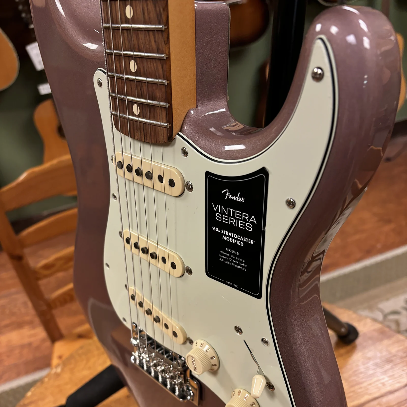 2022 Fender Vintera '60s Stratocaster Modified with Pau Ferro Fretboard Burgundy Mist Metallic